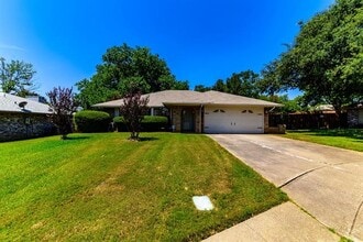 Building Photo - 2513 Poppy Ln