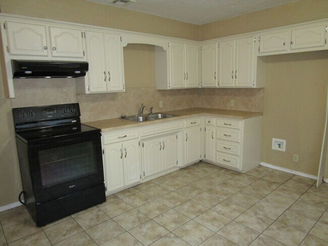 Foto del edificio - Move in Ready 3 or 4 bedroom