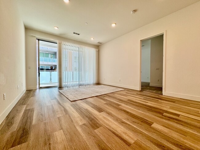 Building Photo - 45128 Warm Springs Blvd