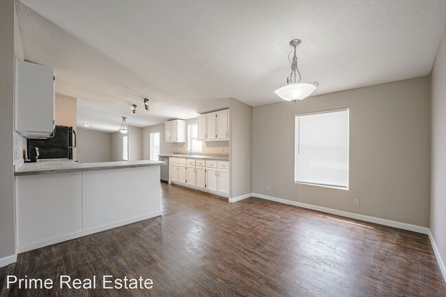 Building Photo - 4 br, 2 bath House - 216 N 356th Dr