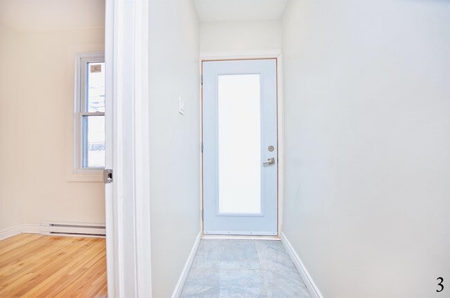 Building Photo - 11740 Av. Pigeon