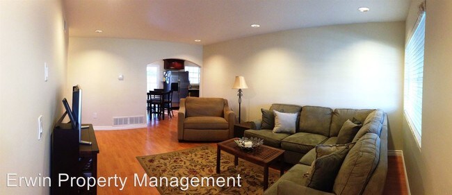 Building Photo - 3 br, 2 bath House - 13430 Silver Lake Dr.