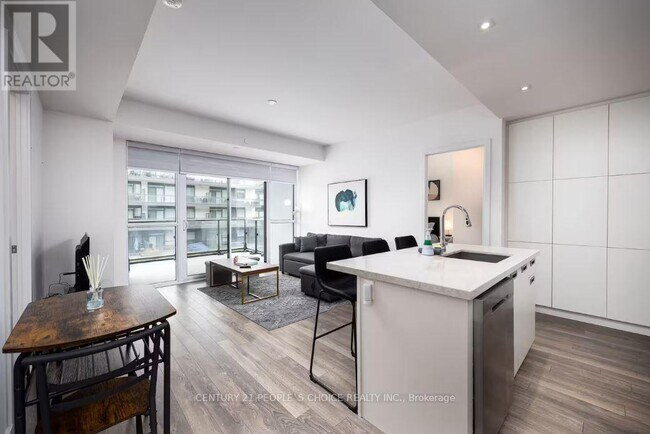 Photo du bâtiment - 375 Sea Ray Ave