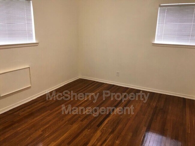 Building Photo - 7613 Whitaker Ave