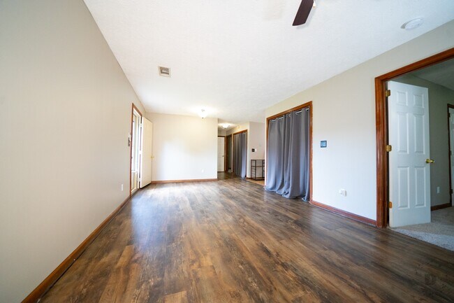 Building Photo - 1703 Sharpe Ave