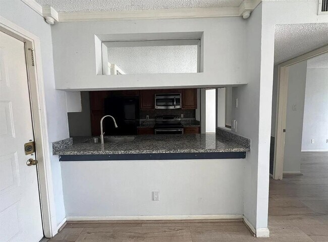 Foto del edificio - 2830 S Bartell Dr