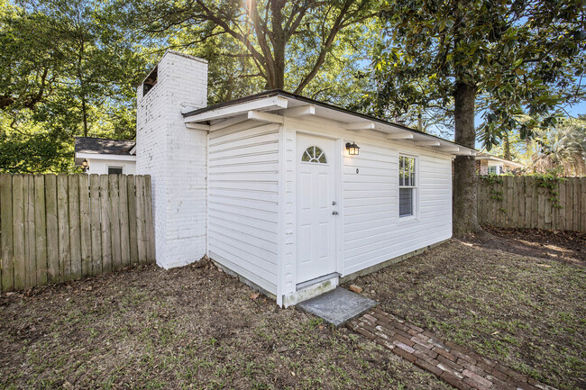 Building Photo - 1131 Leesville St