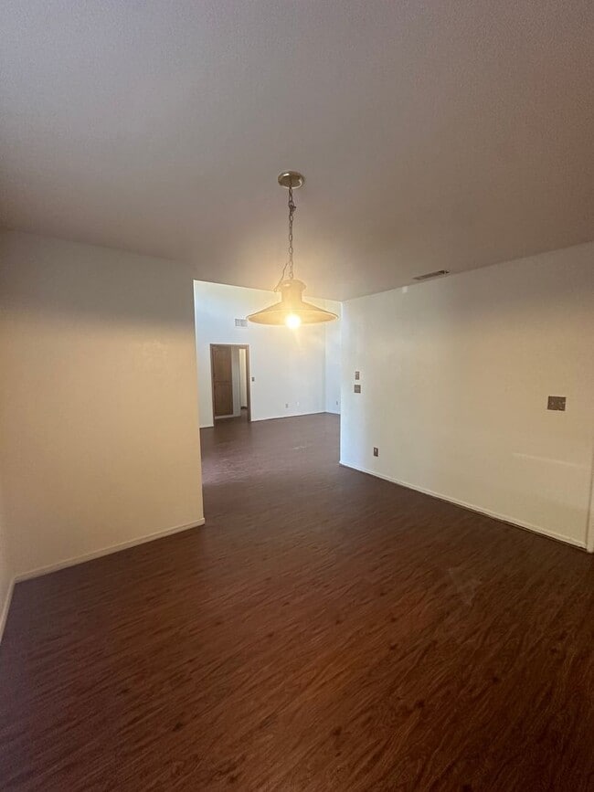 Foto del edificio - 4703 W Cypress Ave