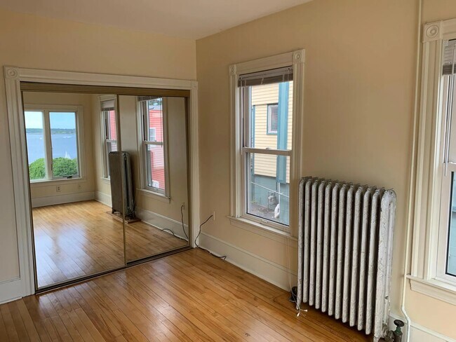 Bedroom 1 - 19 Eastern Promenade
