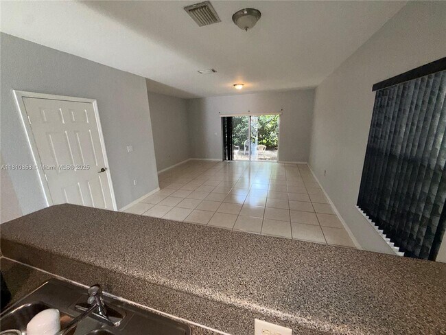 Foto del edificio - 14025 SW 49th St