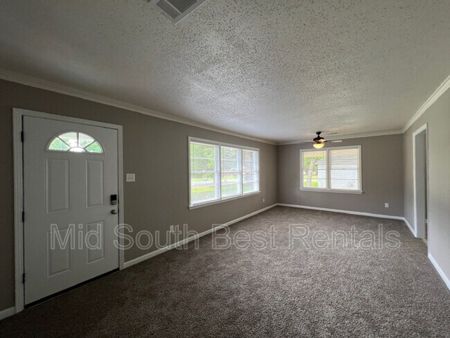 Foto del edificio - 5264 Loch Lomond Rd