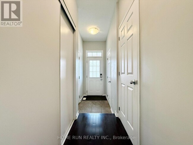 Building Photo - 183 Laramie Cres