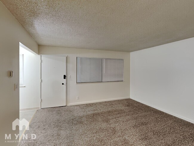 Foto del edificio - 870 Burbank Dr