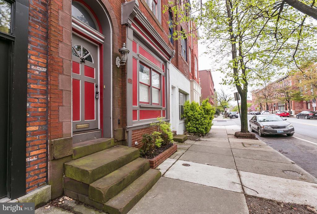 Primary Photo - 2205 E Baltimore St
