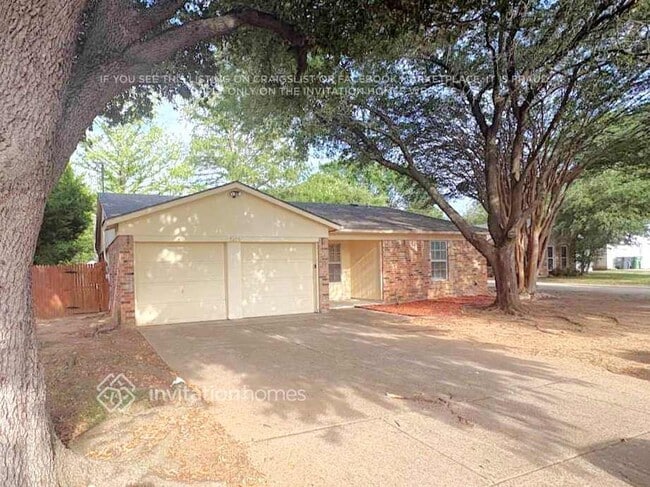 Building Photo - 5205 Hideaway Ct