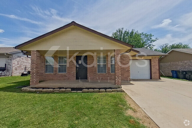 Building Photo - 2010 Creekridge Dr