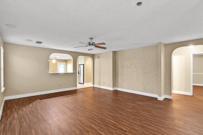 Foto del edificio - 914 Ivycroft Ln