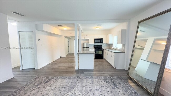 Building Photo - 1176 NW 48th St