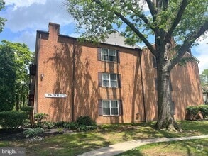 Building Photo - 35 Drummers Ln