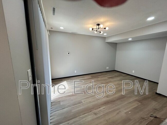Building Photo - 1841 Ridgehaven Ct