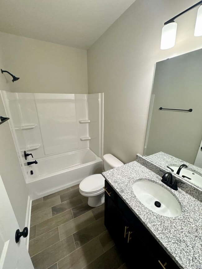 Foto del edificio - Canes Landing!