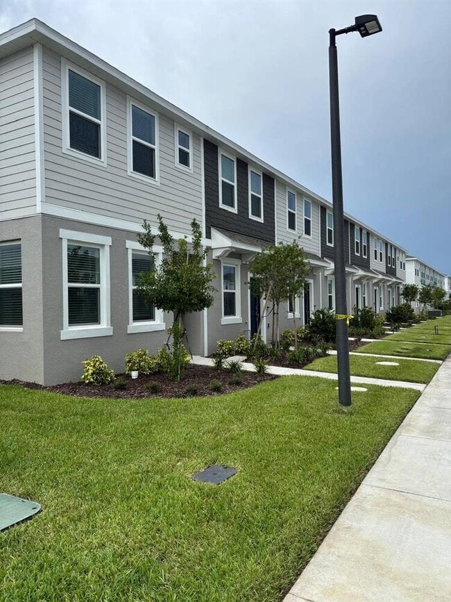 Building Photo - 3120 Skyline Lp