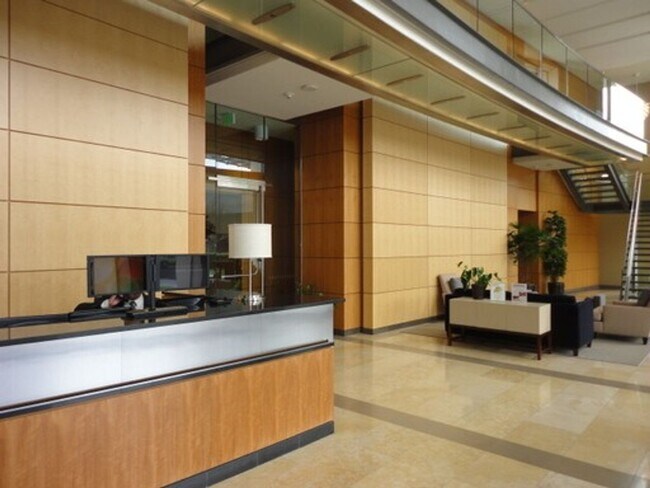 Foto del edificio - One Rincon Luxury! 32nd Floor! Balcony! Pe...