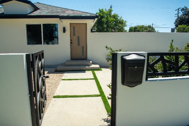 Photo - 3362 W Imperial Hwy House