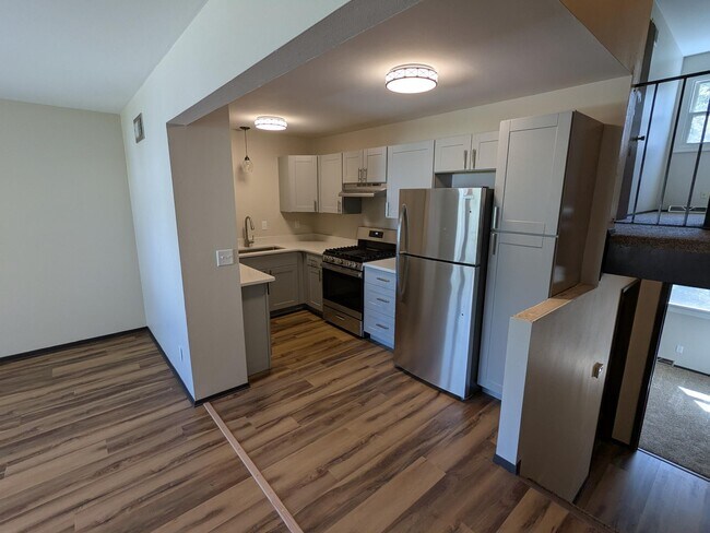 Foto del edificio - 645 Easton Pkwy