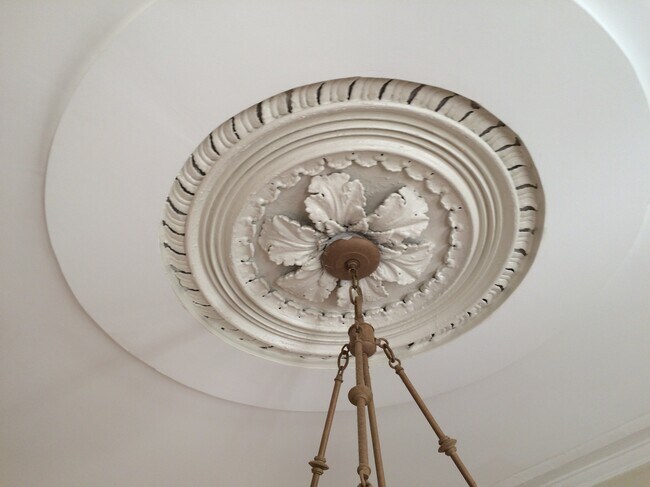 Original Details - 62 Washington St