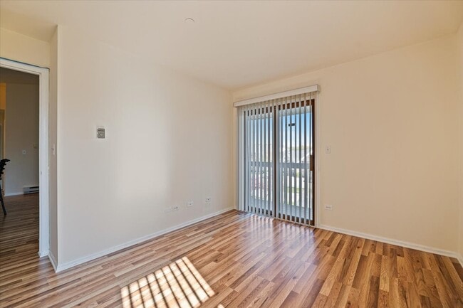 Building Photo - 1352 Cunat Ct