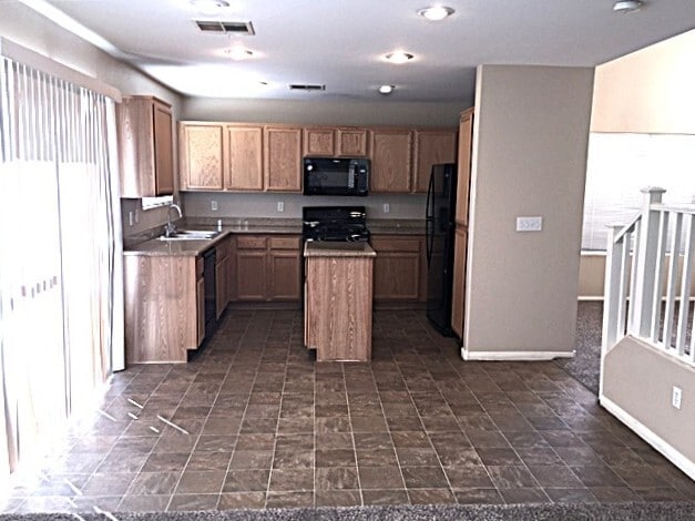 Building Photo - 8440 Walker Gardens Pl