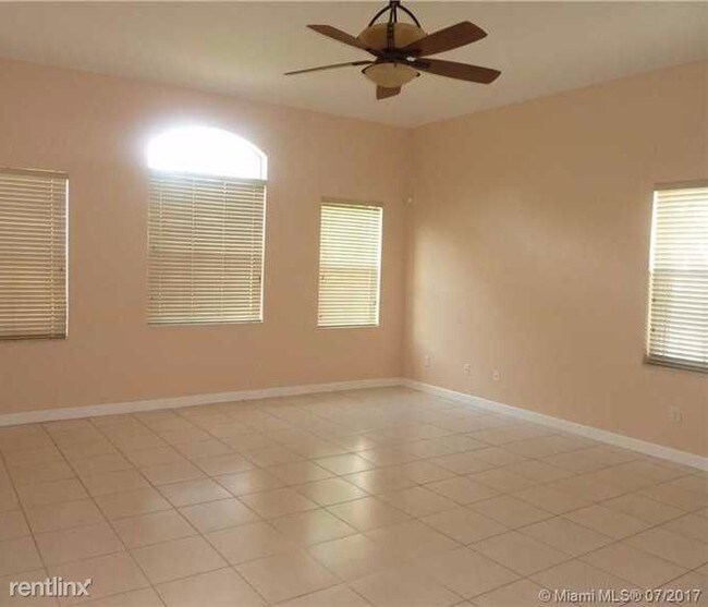 Foto del edificio - 16708 SW 39th St