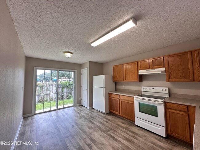 Building Photo - 2113 Fresco Dr