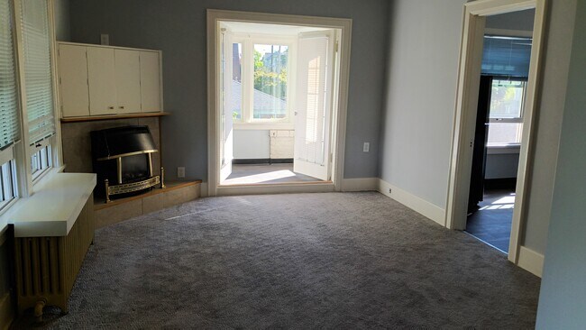 Main Room - 400 Blaine St
