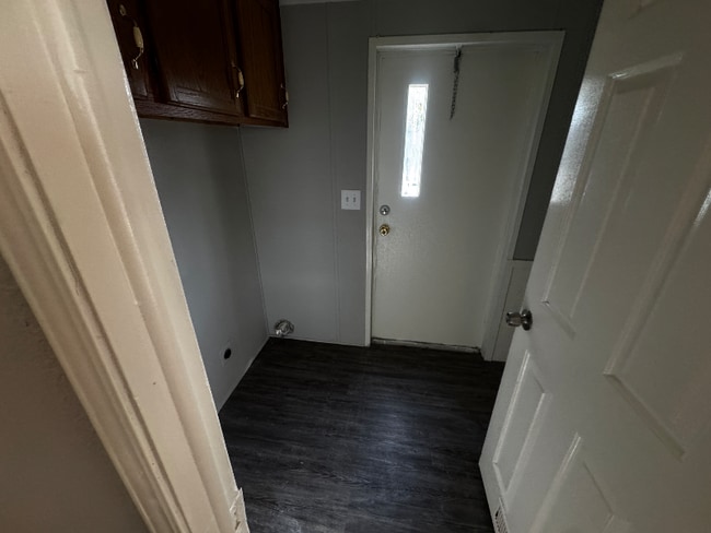 Building Photo - 141 Fox Meadow Dr
