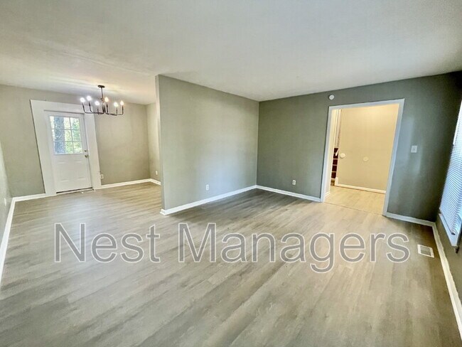 Foto del edificio - 452 Cloverhill Pl