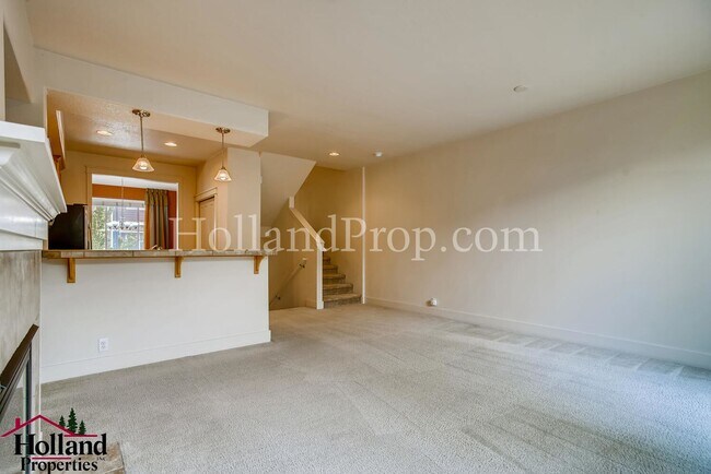 Foto del edificio - **COMING SOON** Spacious 3-Story Home in a...