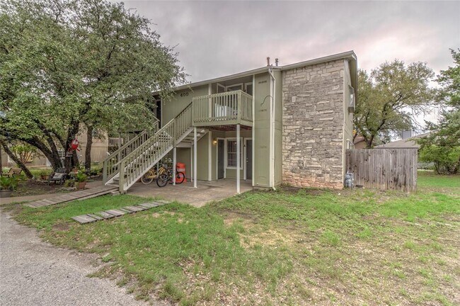 Foto del edificio - 400 Hedgewood Dr