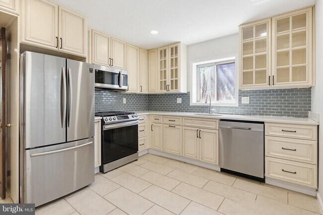 Foto del edificio - 9717 Hedin Dr