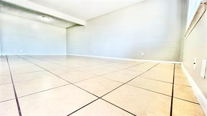 Building Photo - 3930 Englewood Cir