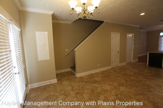 Building Photo - 2 br, 2.5 bath House - 1372 Gatewood Drive