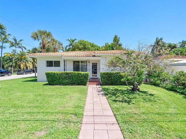 Building Photo - 9289 Dickens Ave