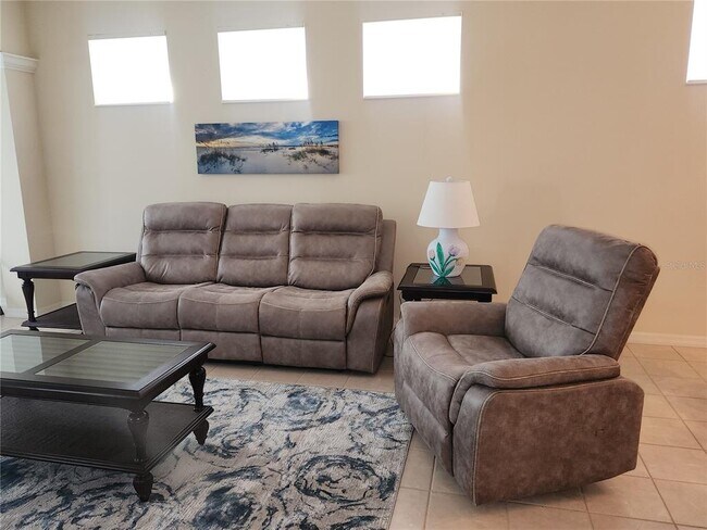 Foto del edificio - 6642 Tailfeather Way
