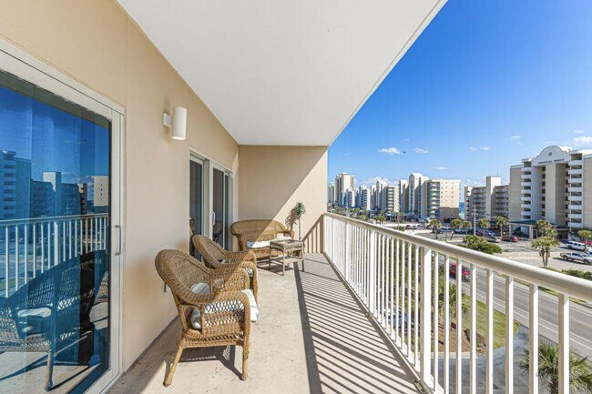 Foto del edificio - 1010 W Beach Blvd