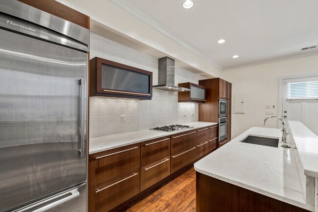 Foto del edificio - 1028 W Wolfram St