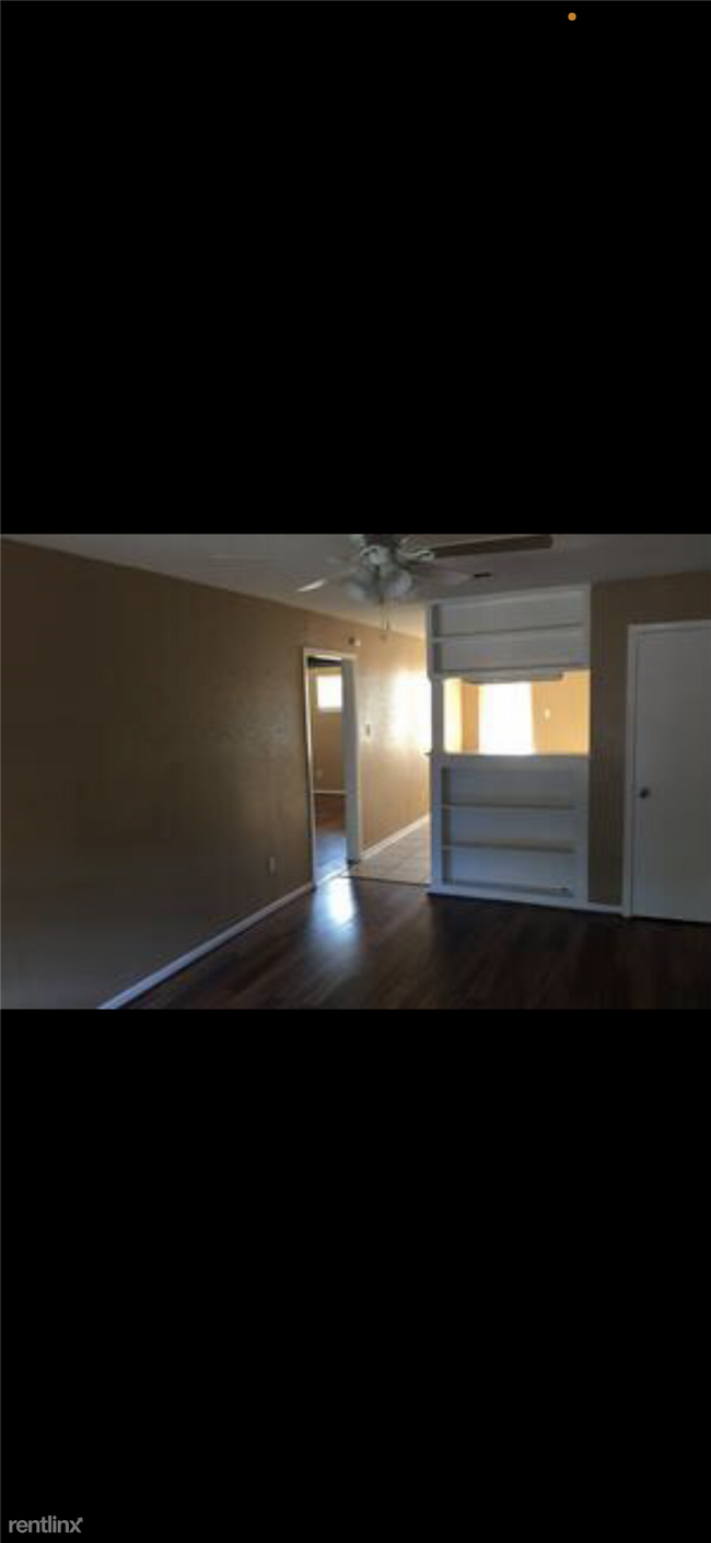 Foto del edificio - 2 br, 1 bath Duplex - 9440 Coffee Street A