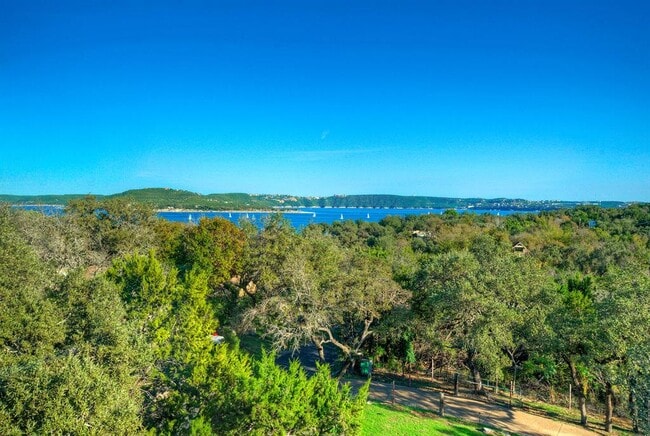 Building Photo - 15501 Rock Creek