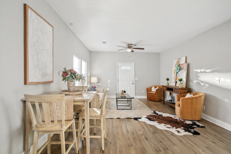 Foto principal - 2215 Mandeville St