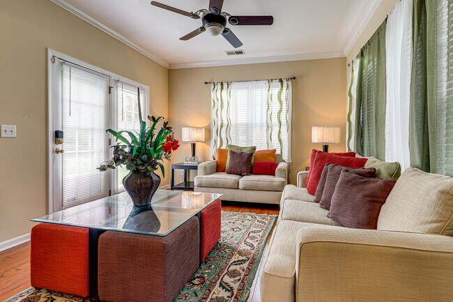 Foto del edificio - 5115 Oriole Ct